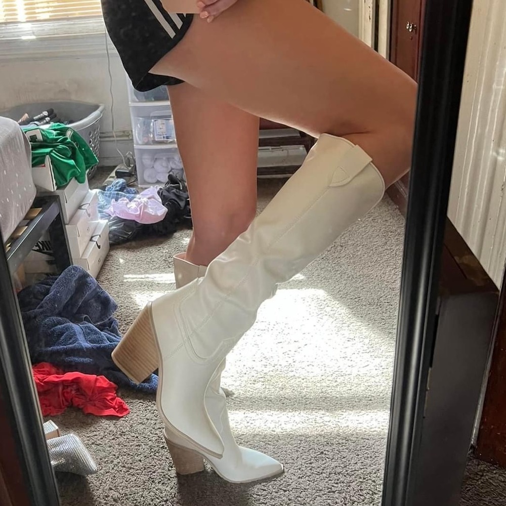 Steve Madden White Bronco Boots